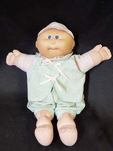 lot 51 image: Vintage Cabbage Patch Kids Baby 1985 Boy BLUE EYES with Original Outfit
