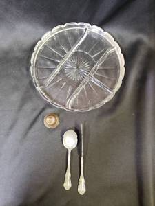 lot 66 image: Vtg Indiana Clear Glass Colonial Starburst Pattern272 4-Part Divided Relish Tray, Panama Silver, 4 Brass Bell