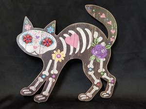 lot 123 image: Decorative Wall Skelton Cat 14 Tall, 15 Wide