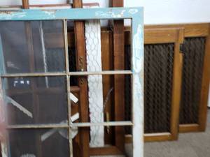 lot 135 image: Window Frame, Cabinet Doors, Picture Frame - As Wall Decor