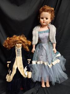 lot 183 image: Collectible Dolls