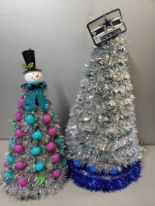lot 196 image: Dallas Cowboys Christmas Tree, Snowman Christmas Tree