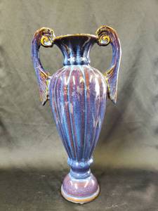 lot 219 image: 17 Blue Vase