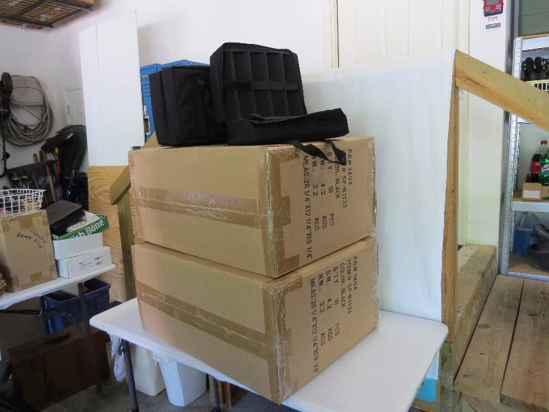 lot 24 image: Lot of 20 Insulated Carrying Cases