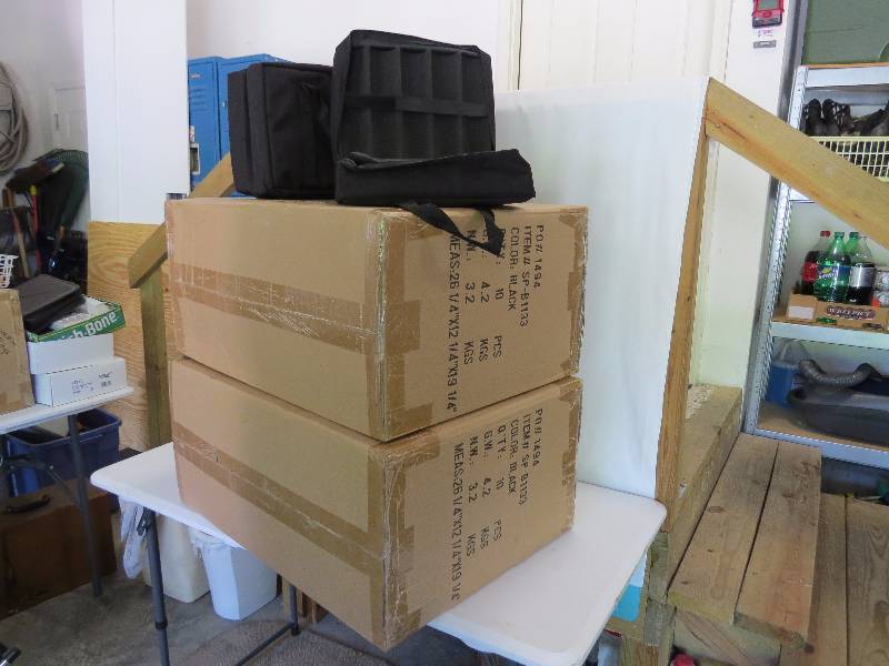 lot 25 image: Lot of 20 Insulated Carrying Cases