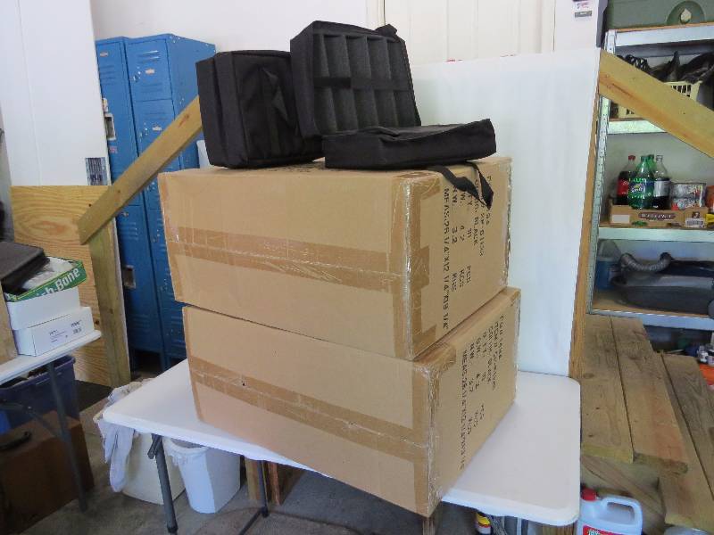 lot 26 image: Lot of 20 Insulated Carrying Cases