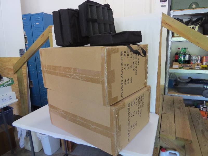 lot 28 image: Lot of 20 Insulated Carrying Cases