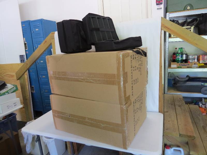 lot 30 image: Lot of 22 Insulated Carrying Cases