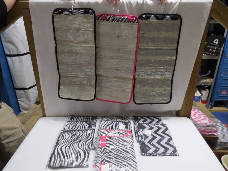 lot 79 image: Lot of 12 Assorted HangingTravel Jewelry Rolls