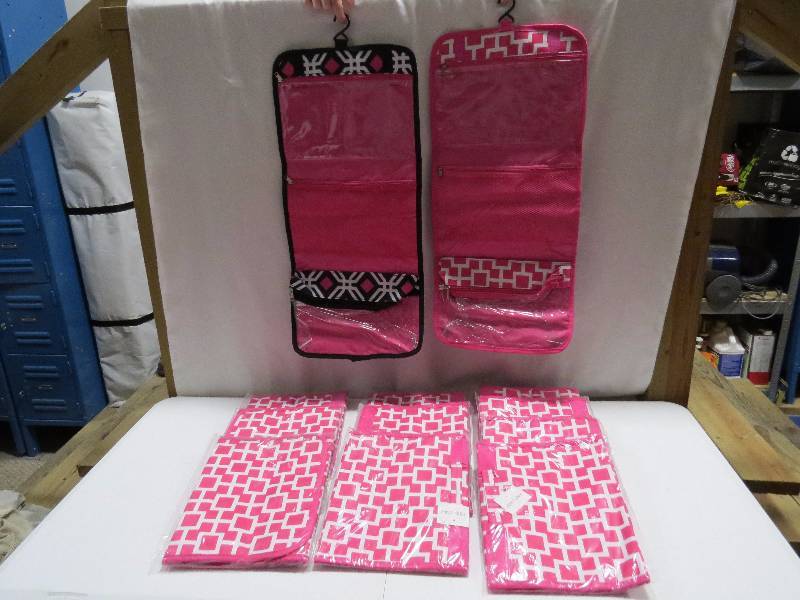 lot 85 image: Lot of 12 Assorted HangingTravel Cosmetic Bags