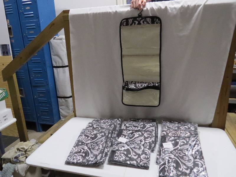 lot 87 image: Lot of 12 Black Damask HangingTravel Cosmetic Bags