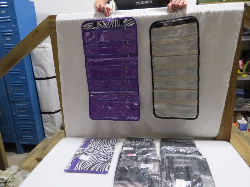 lot 101 image: Lot of 11 Assorted HangingTravel Jewelry Rolls