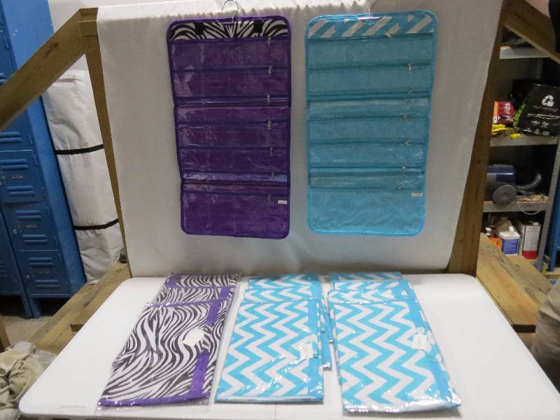 lot 102 image: Lot of 12 Assorted HangingTravel Jewelry Rolls