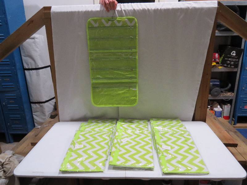 lot 113 image: Lot of 12 Lime Green HangingTravel Jewelry Rolls