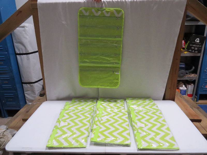 lot 115 image: Lot of 12 Lime Green HangingTravel Jewelry Rolls