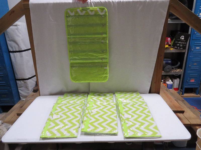 lot 117 image: Lot of 12 Lime Green HangingTravel Jewelry Rolls