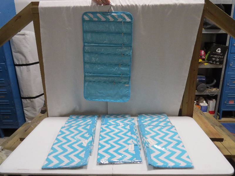 lot 121 image: Lot of 12 Turquoise HangingTravel Jewelry Rolls