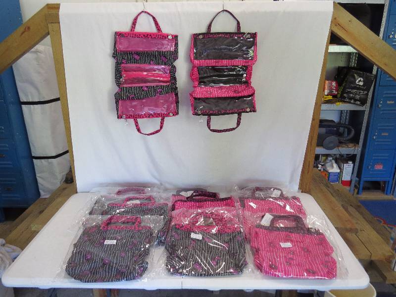 lot 158 image: Lot of 12 Diva Cosmetic Travel Bags