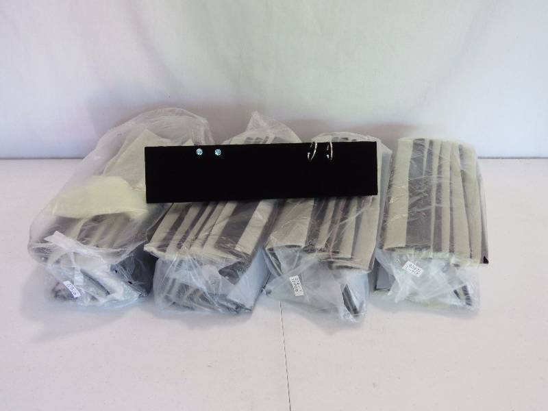 lot 169 image: Lof of 48 Black Velvet Large Earring Stands (jewelry not included)