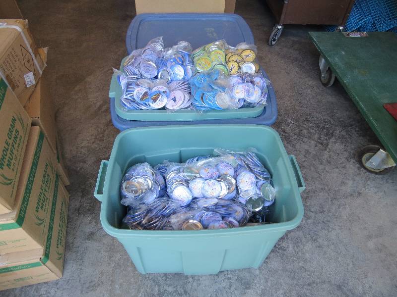 lot 221 image: Large tote full of a variety of Buttons