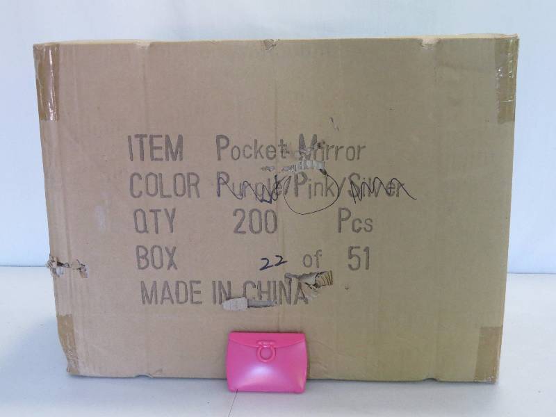 lot 270 image: Lot of 200 Pink Compact Mirrors