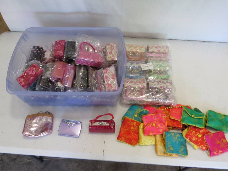 lot 278 image: Lot of Mini Purses and JewelryCoin Pouches