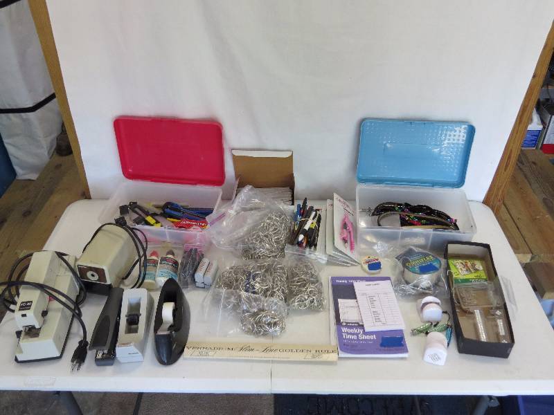lot 312 image: Lot of Office Supplies