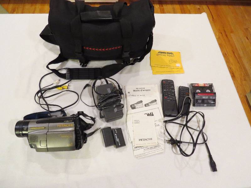 lot 328 image: Hitachi 8mm Video Camcorder