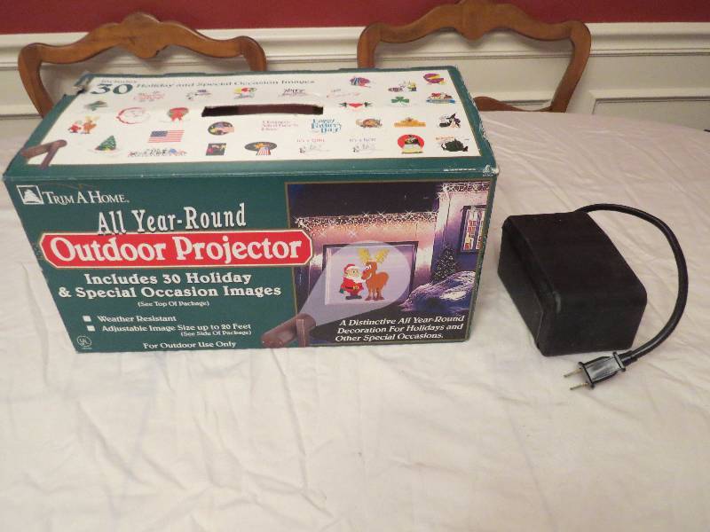 lot 353 image: All Year Round Outdoor Projector