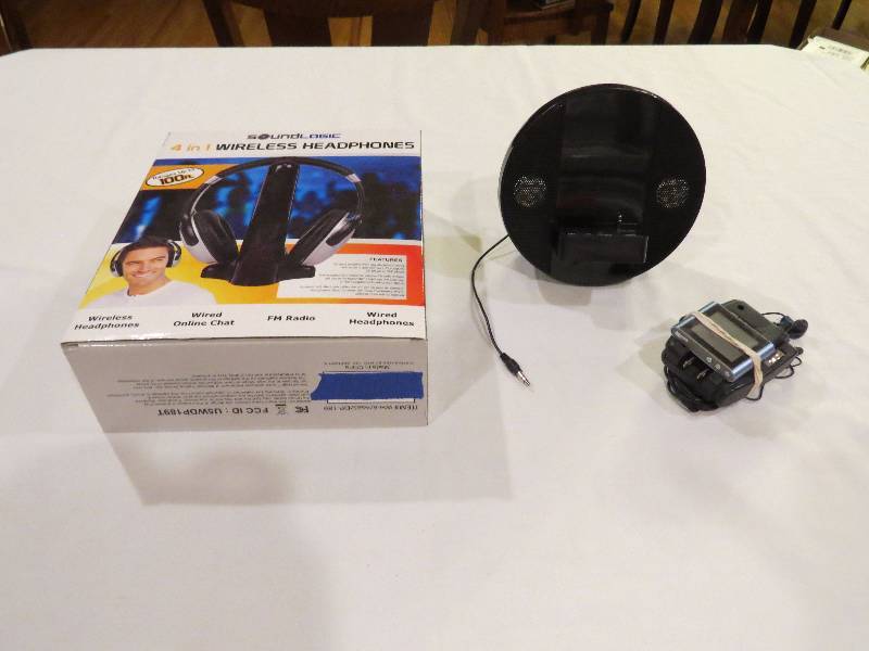 lot 357 image: Wireless headphones, portable speaker and MP3 player