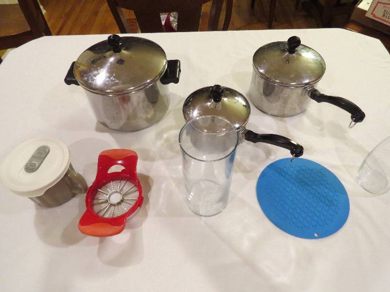 lot 363 image: Lot of Kitchen