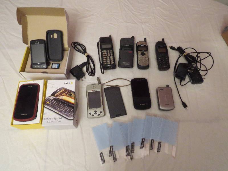 lot 374 image: Lot of old wireless cell phones