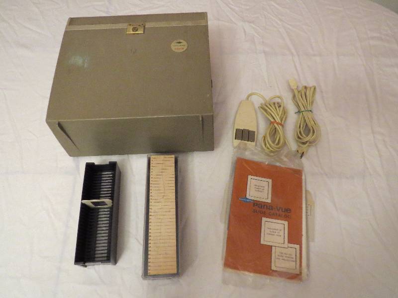 lot 376 image: Vintage Slide Projector
