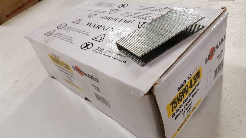 lot 7429 image: New and full box (4500 quantity) of 15 gauge Galvanized Chisel Point Medium 12 Crown 2 long Staples