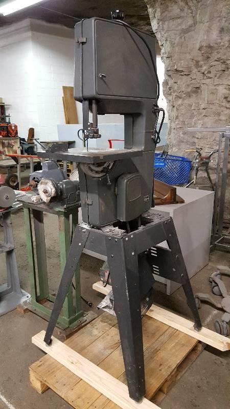 lot 7511 image: In like new condition and works perfect is the 12 Craftsman adjustable band saw sander too