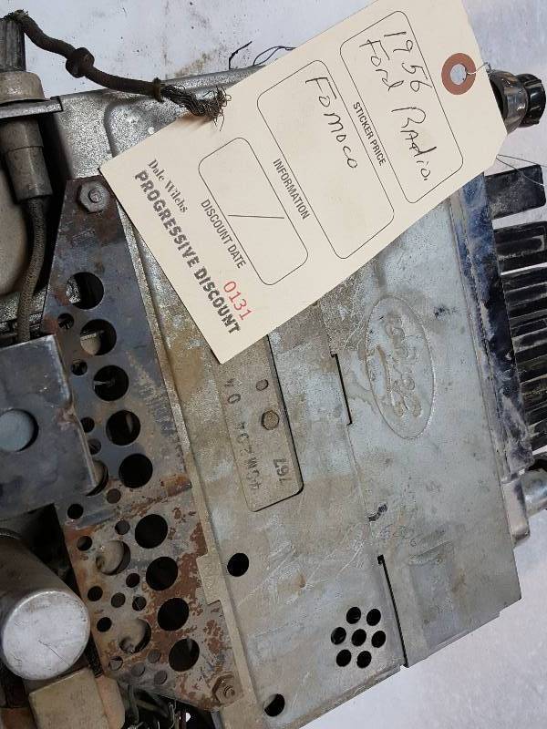 lot 7551 image: 1956 Ford radio.  Rescued from the crusher