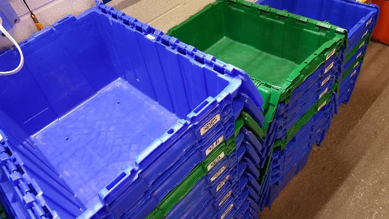 lot 7625-2 image: Size 22 X 14 X 7 deep single stack able dual flap top HD single tote for your color choice pick up early