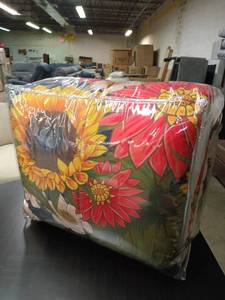 lot 41 image: GORGEOUS Bedding Set, Size UNKNOWN Brand Unknown