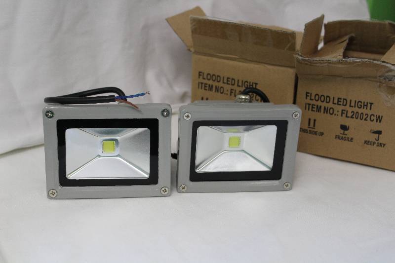 lot 2011 image: 10 Wat flood led lights