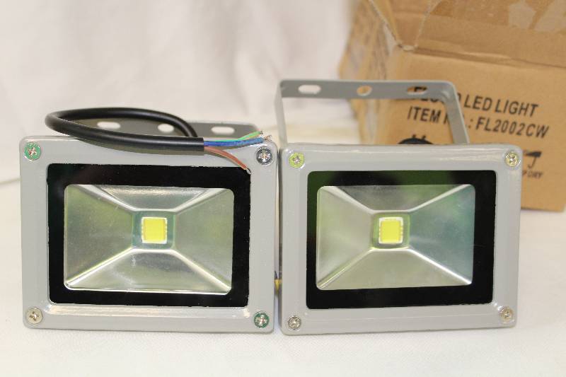 lot 2013 image: 10 Wat flood led lights