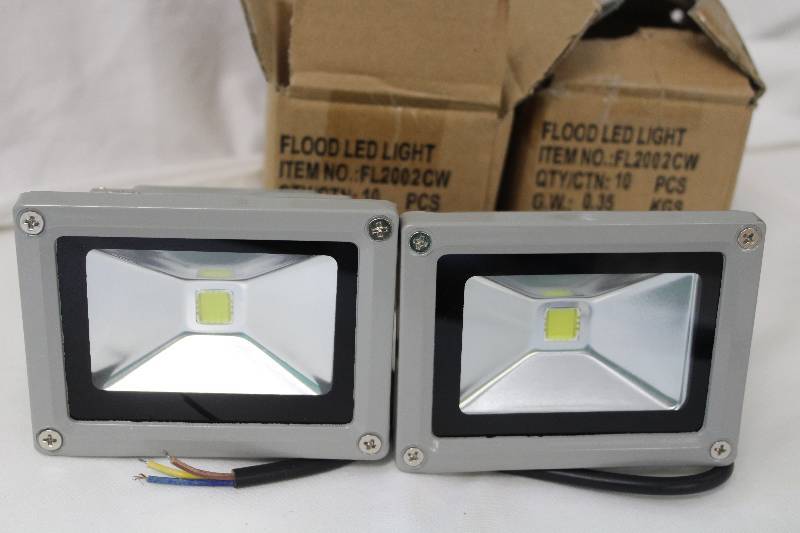 lot 2014 image: 10 Wat flood led lights
