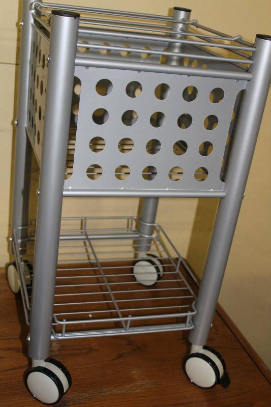 lot 2047 image: aluminum Cart