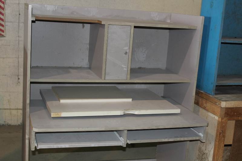 lot 2057 image: Work bench desk