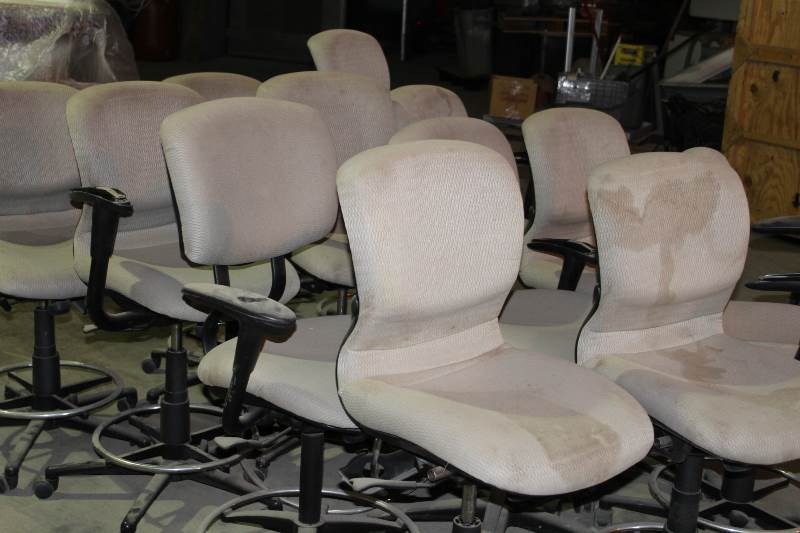 lot 2059 image: Lot of chairs