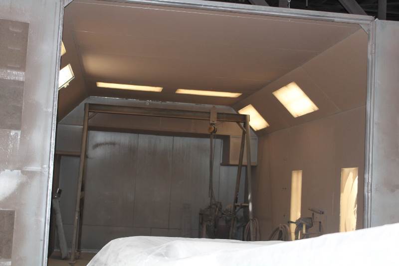 lot 2063 image: Paint Booth