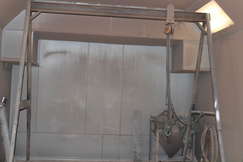 lot 2064 image: A Frame with 2 ton life