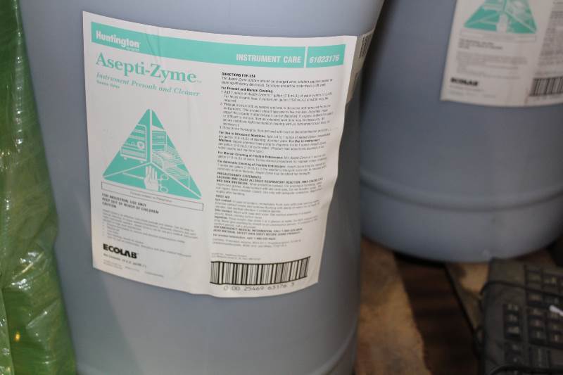 lot 2083 image: Instrument cleaning chemicals