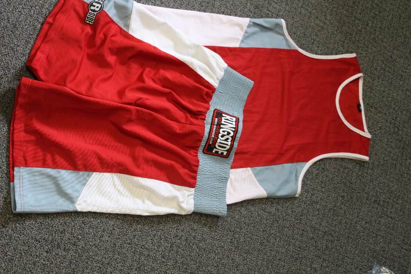lot 2127 image: Ring side XL boxing set