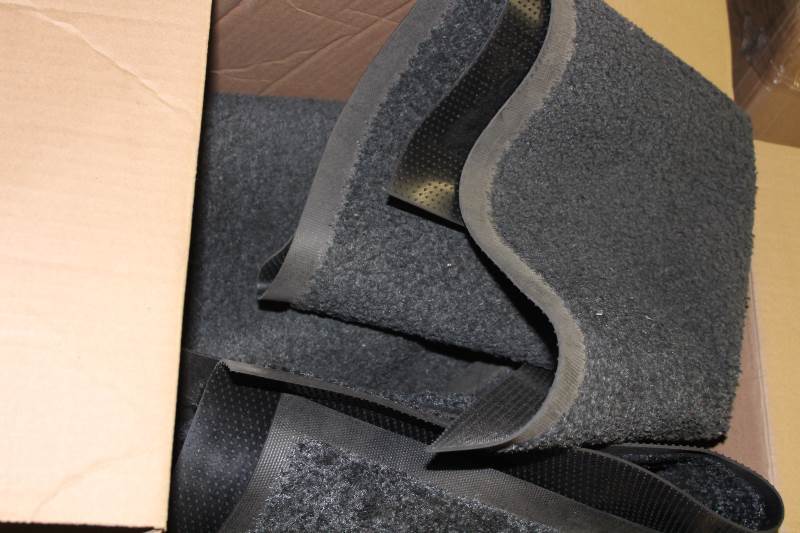 lot 2155 image: Floor Mats