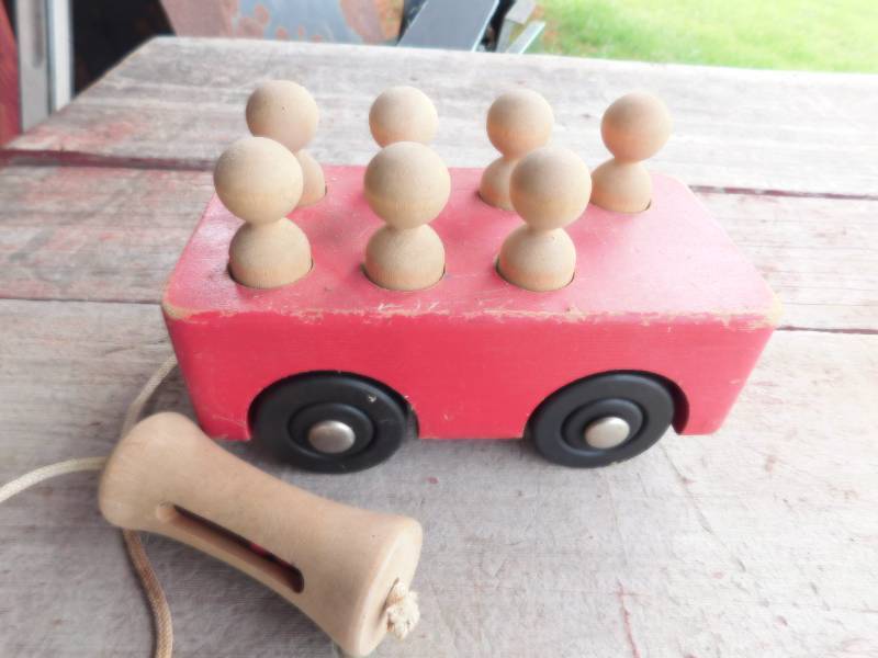 lot 12041 image: Antique Creative Playthings wood pull toy